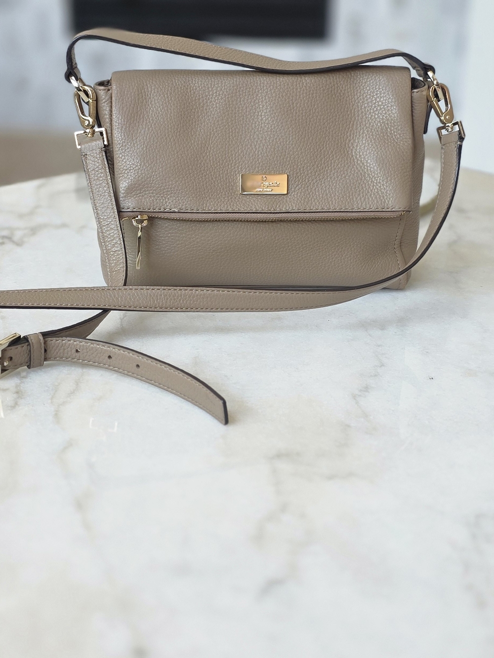 Kate Spade New York Highland Place Mini Maria Crossbody Affogato Taupe.